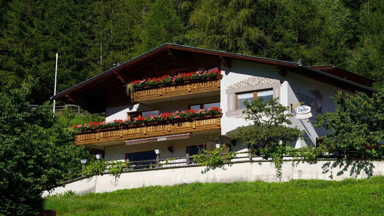 Pension Riese Neustift im Stubaital Exterior photo